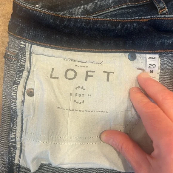 **2 FOR $15 FREE SHIPPING***Ann Taylor Loft Blue Jean Shorts with Distressed Hem - Picture 5 of 7